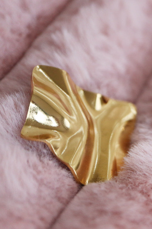 Aretes gold arrugados