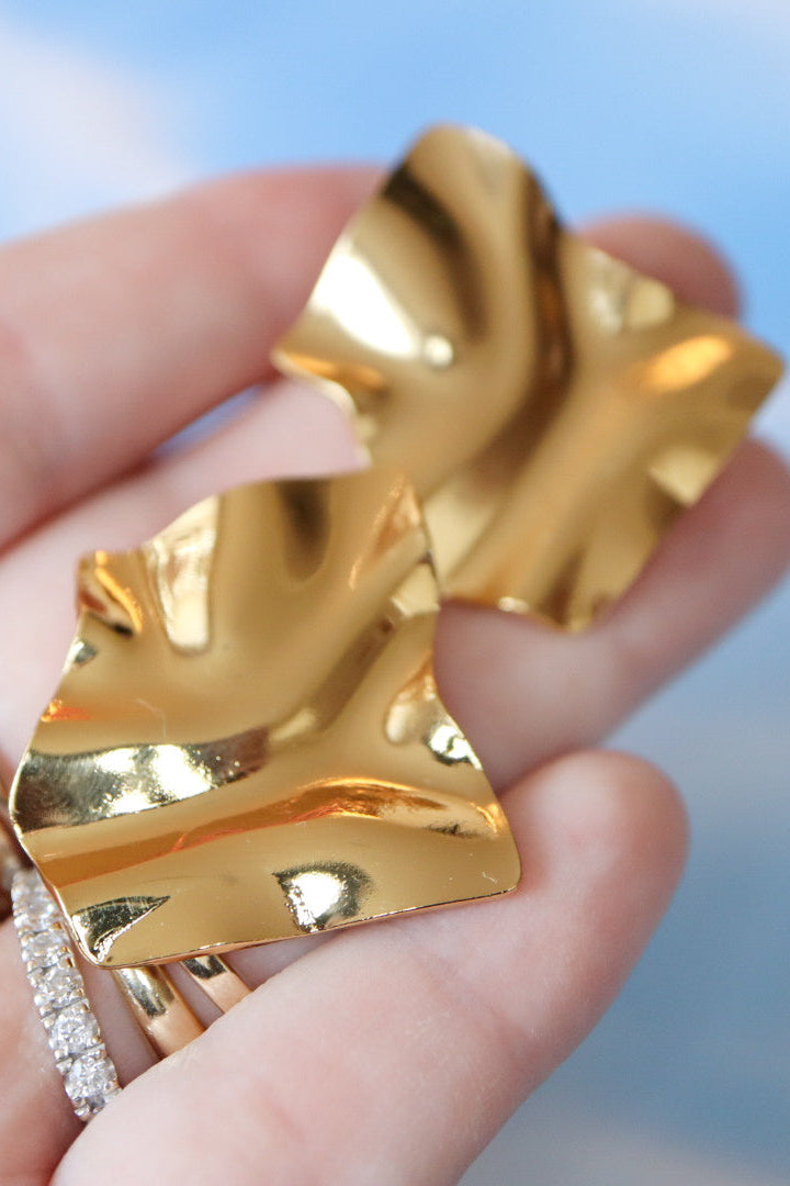 Aretes gold arrugados