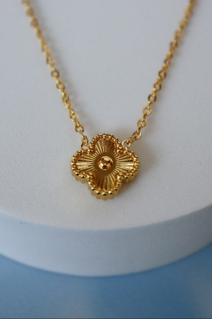 Collar flor gold
