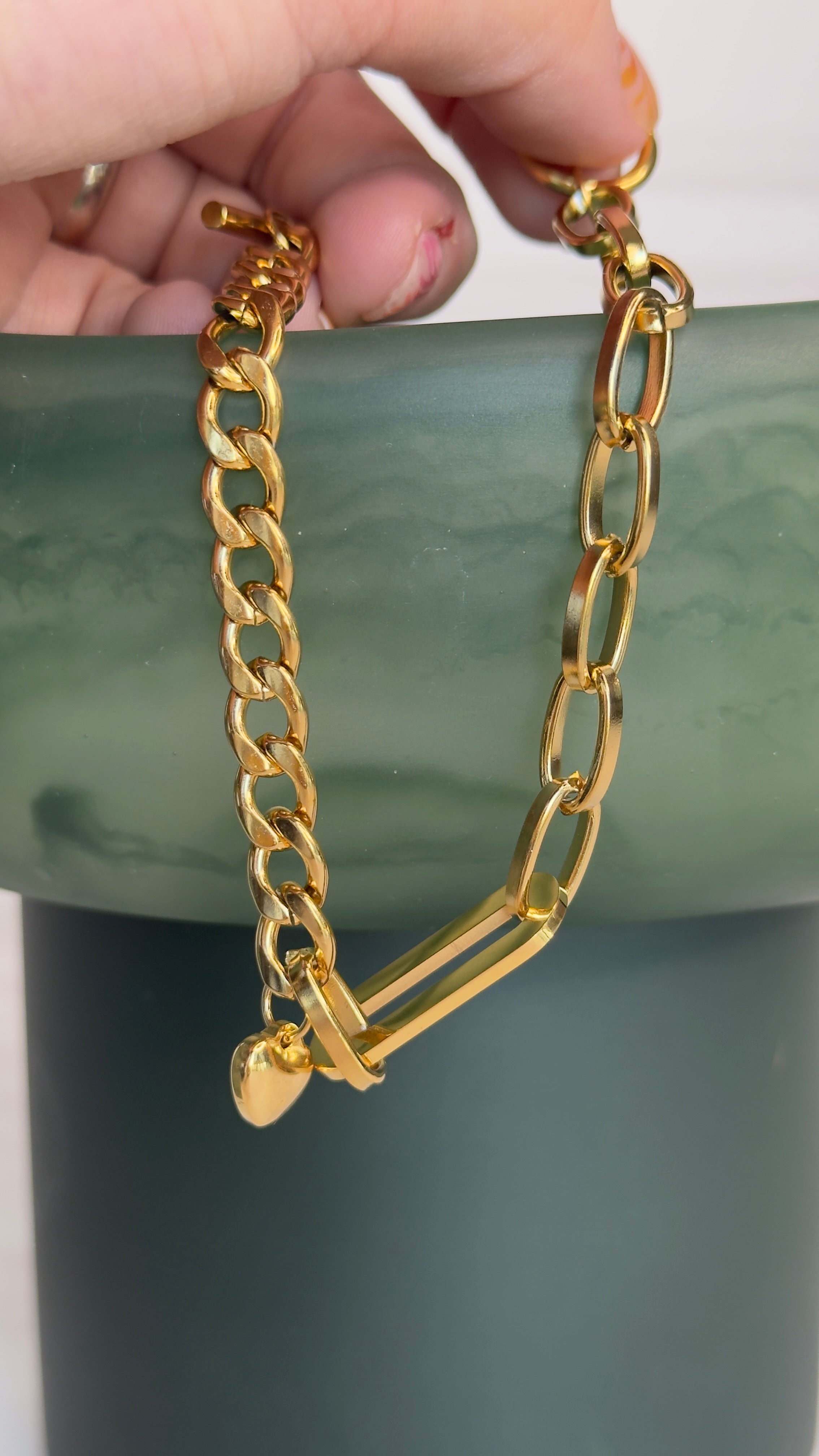 Brazalete con corazón