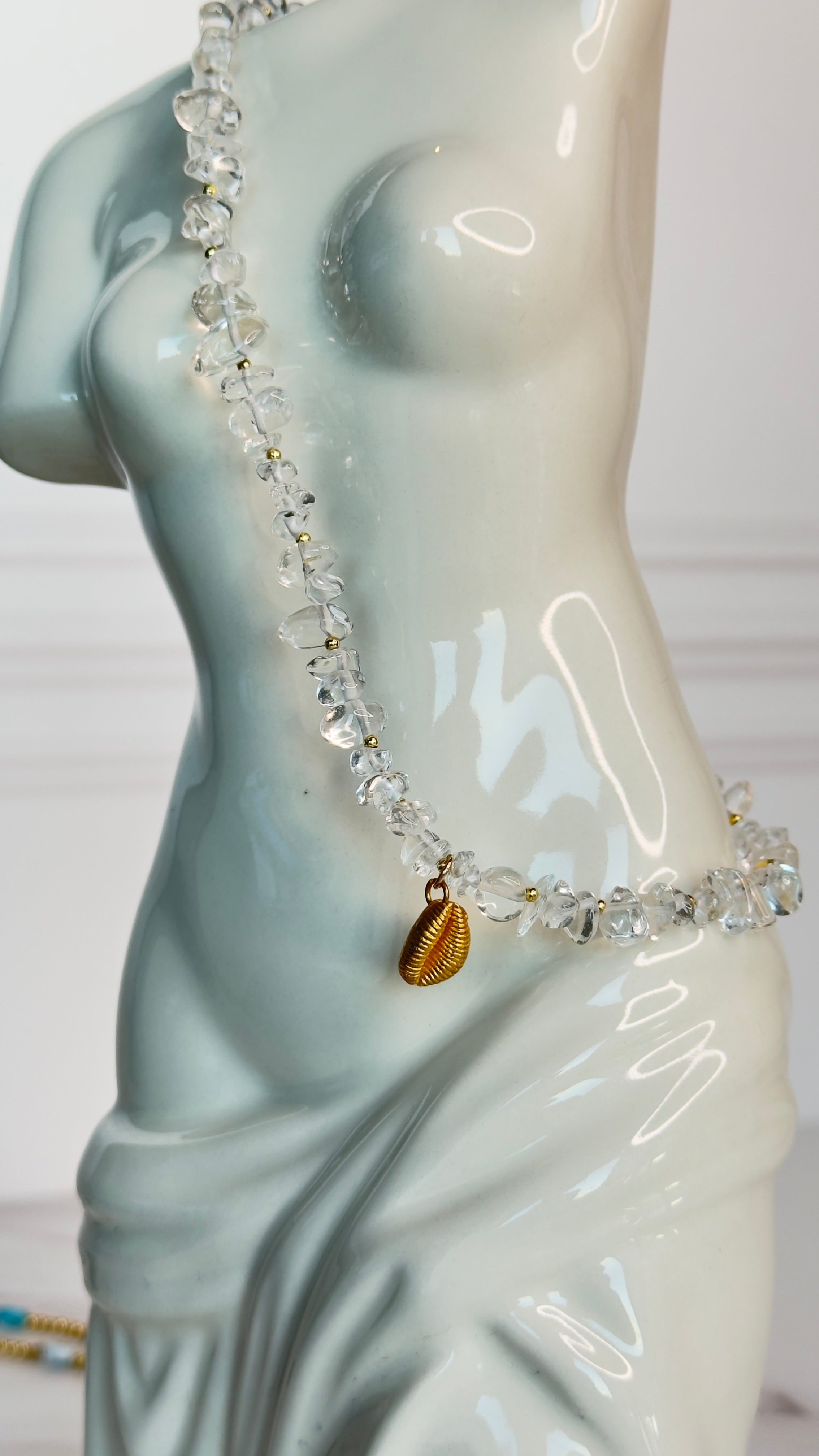 Collar conchita transparente