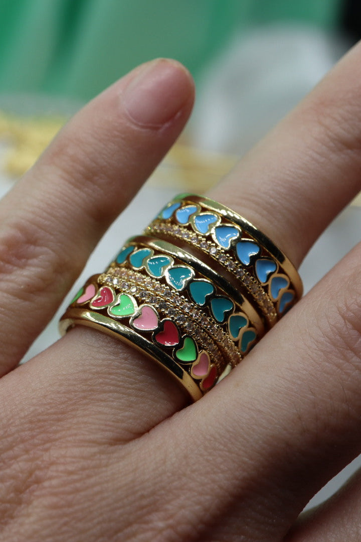 Anillo oro de corazones