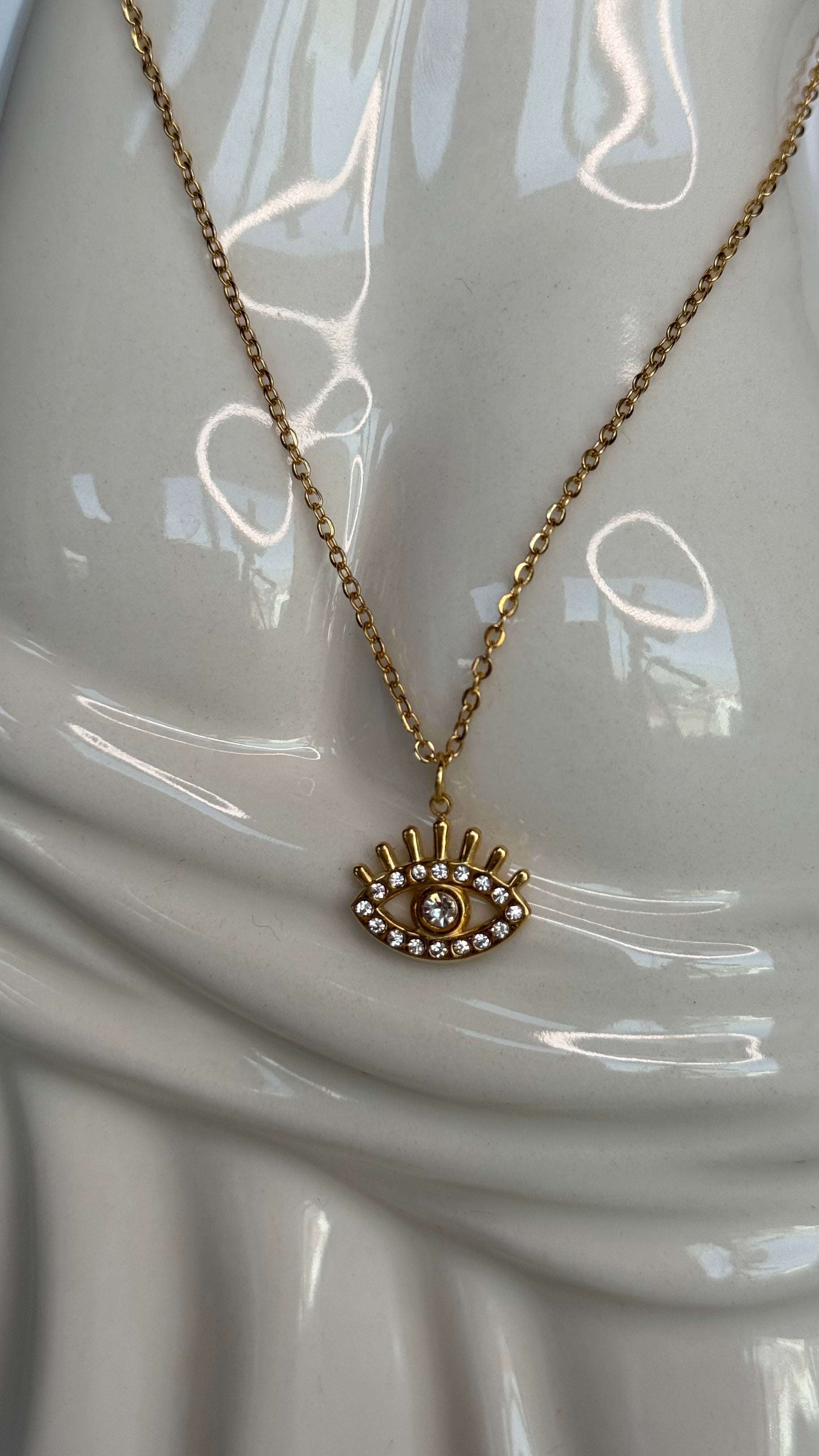 Collar ojo con diamantitos