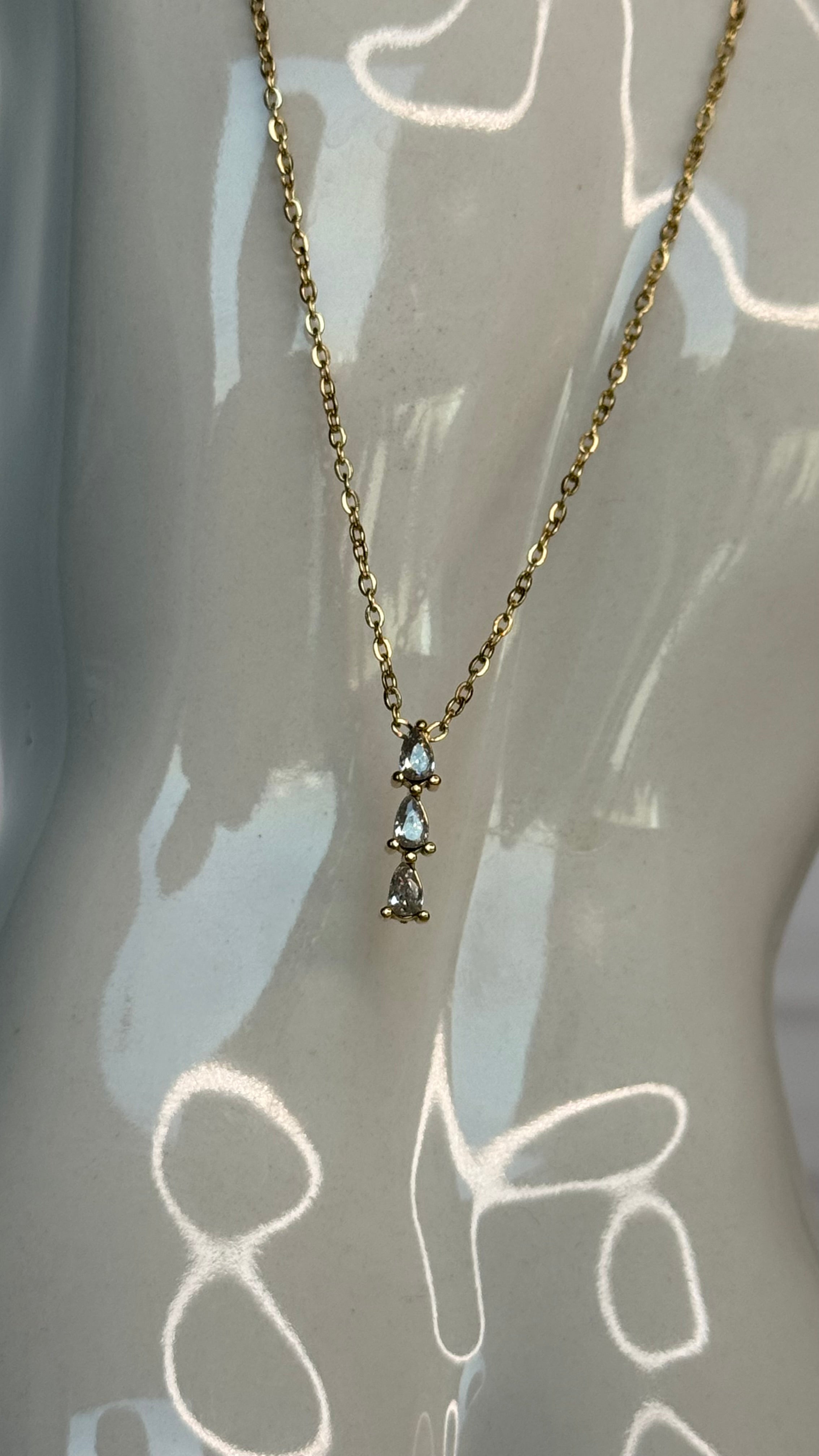 Collar 3 diamantes en gota