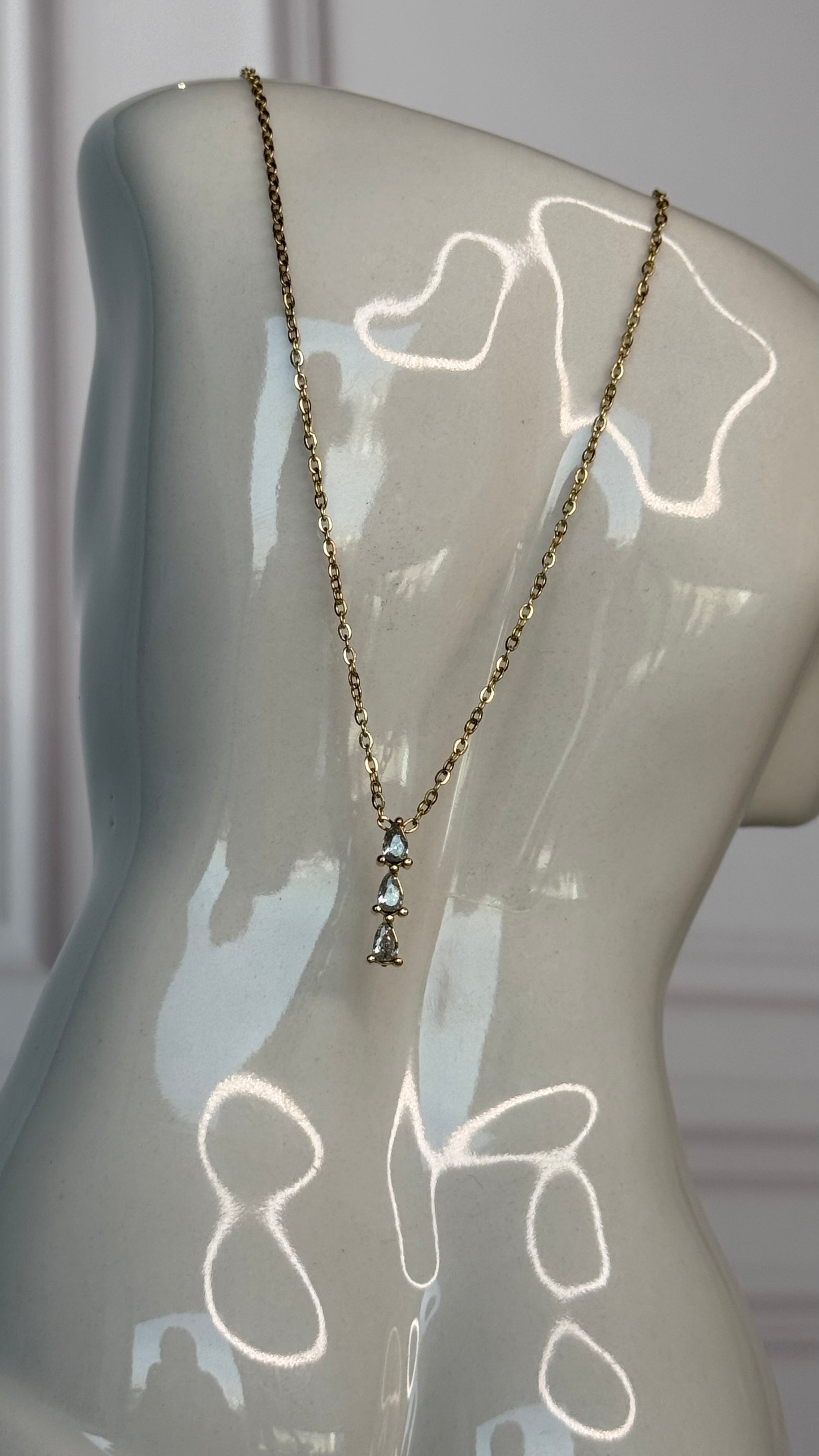 Collar 3 diamantes en gota