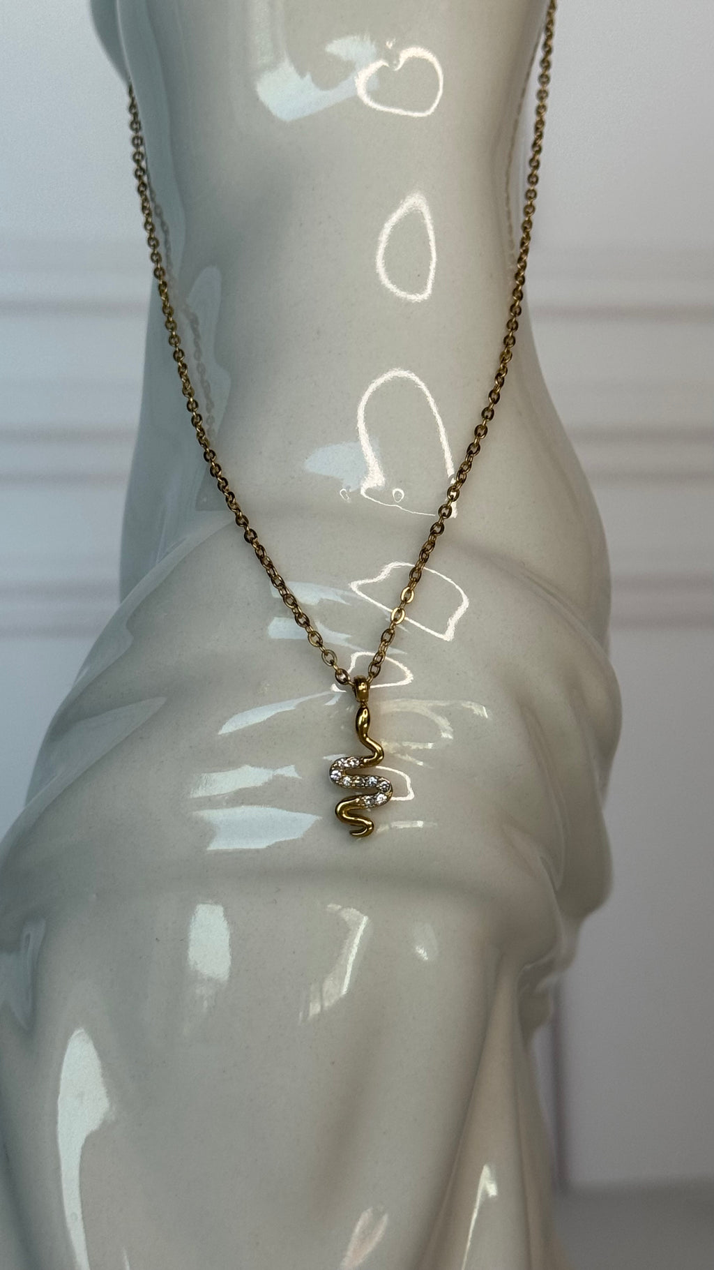 Collar mini serpiente con diamantes