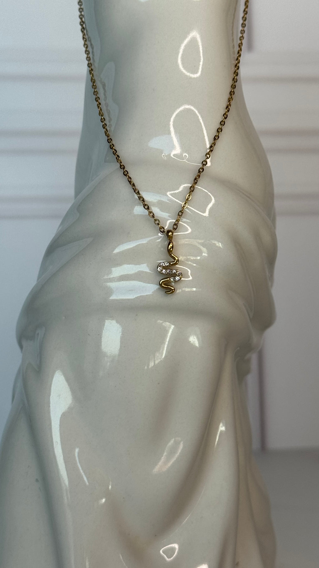 Collar mini serpiente con diamantes