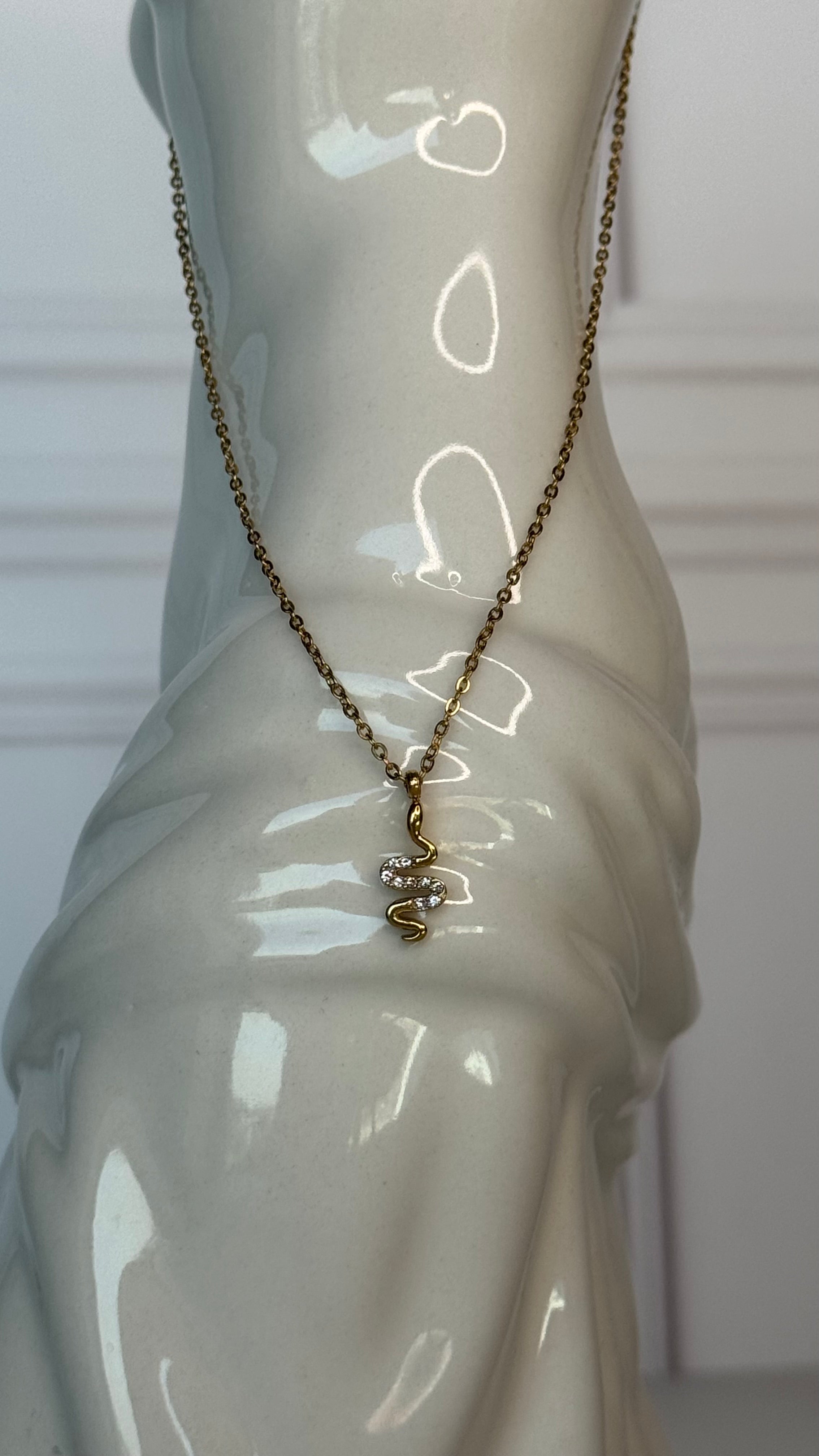 Collar mini serpiente con diamantes