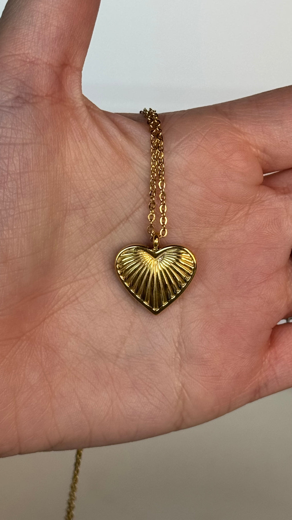 Collar de corazón conchita