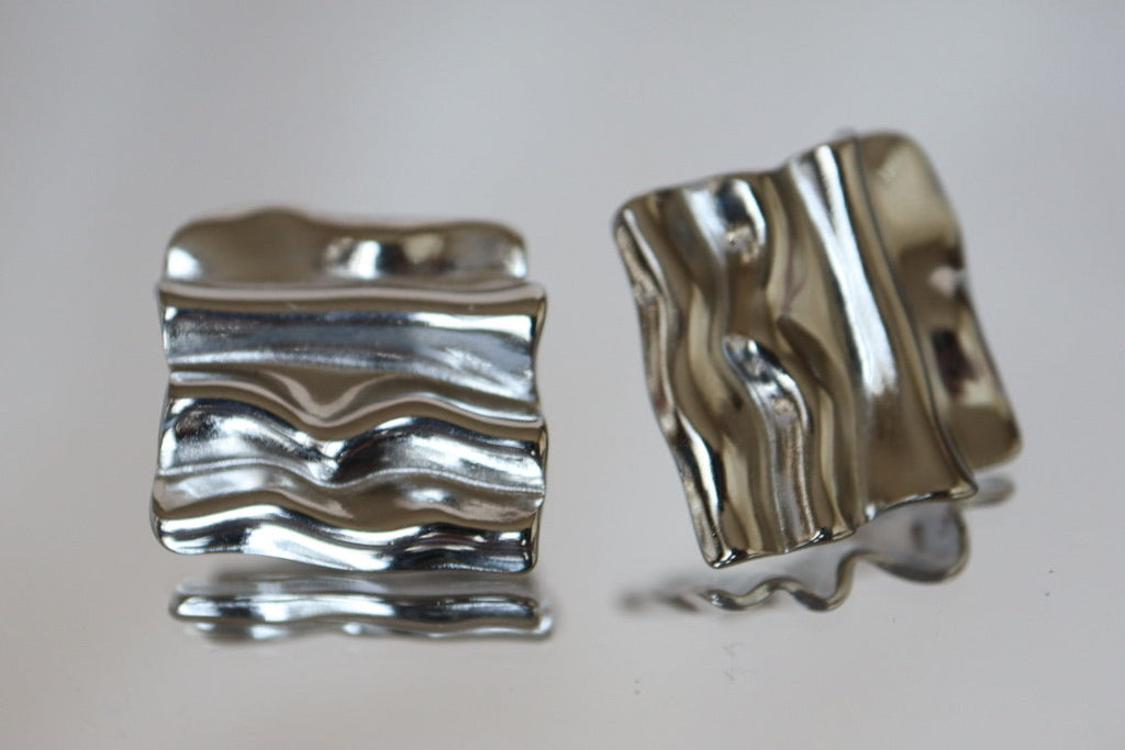 Aretes corrugados plateado
