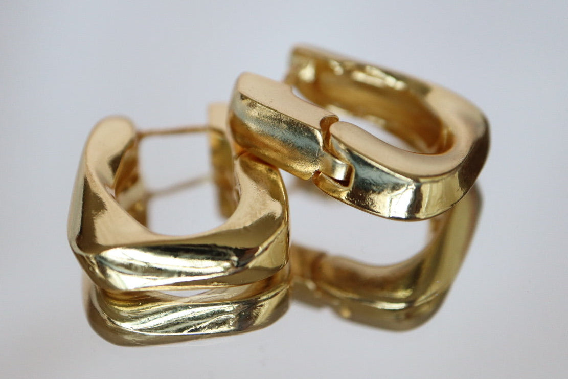 Hoops cuadradas gold