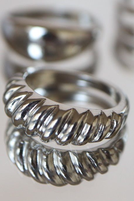Anillo Oruga plateado