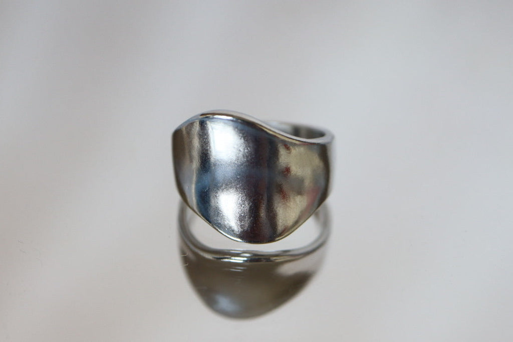 Anillo desigual plateado